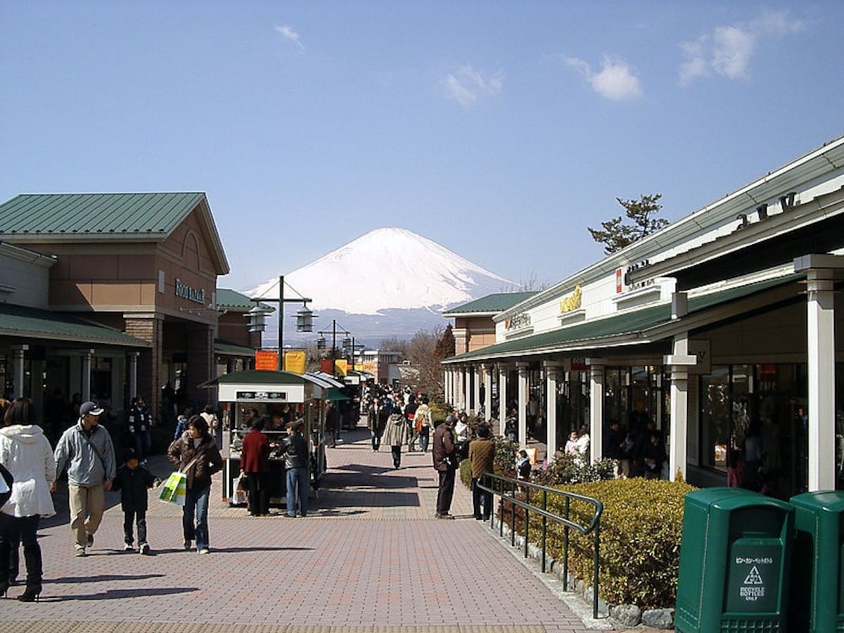 8 โกเต็มบะ พรีเมี่ยม เอาท์เล็ต (Gotemba Premium Outlets)