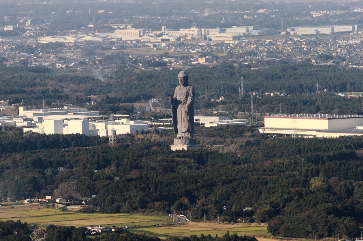 พระพุทธรูปอุชิคุไดบุทสึ (Ushiku Daibutsu)