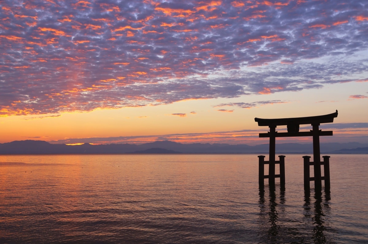 2. ศาลเจ้าชิราฮิเกะ (Shirahige Shrine)