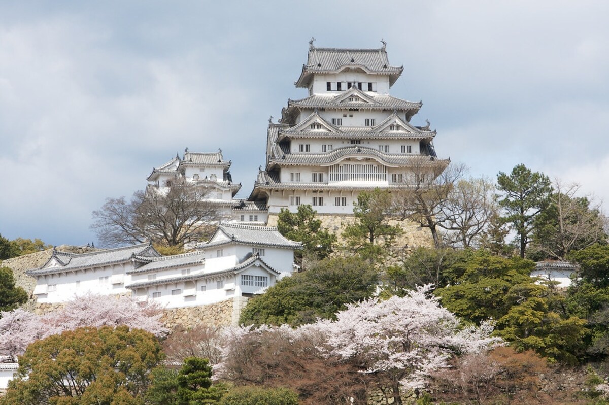 1. ปราสาทฮิเมจิ (Himeji Castle)