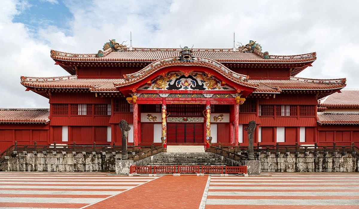 1 ปราสาทชูริ (Shuri Castle)