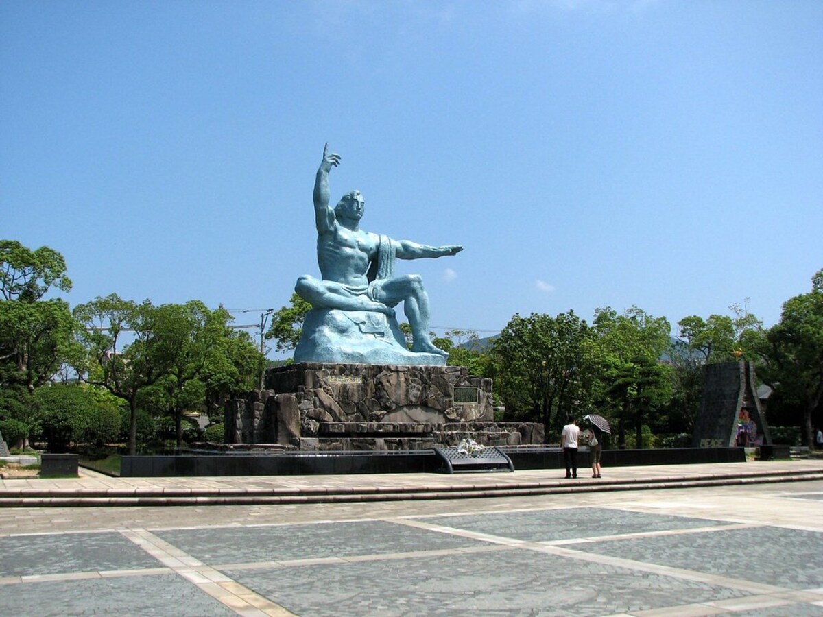 1. สวนสันติภาพนางาซากิ (Nagasaki Memorial Peace Park)