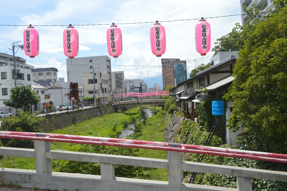 13. เทศกาลมัตสึโมโตะ บงบง จังหวัดนากาโนะ (Matsumoto BonBon Matsuri, Nagano)