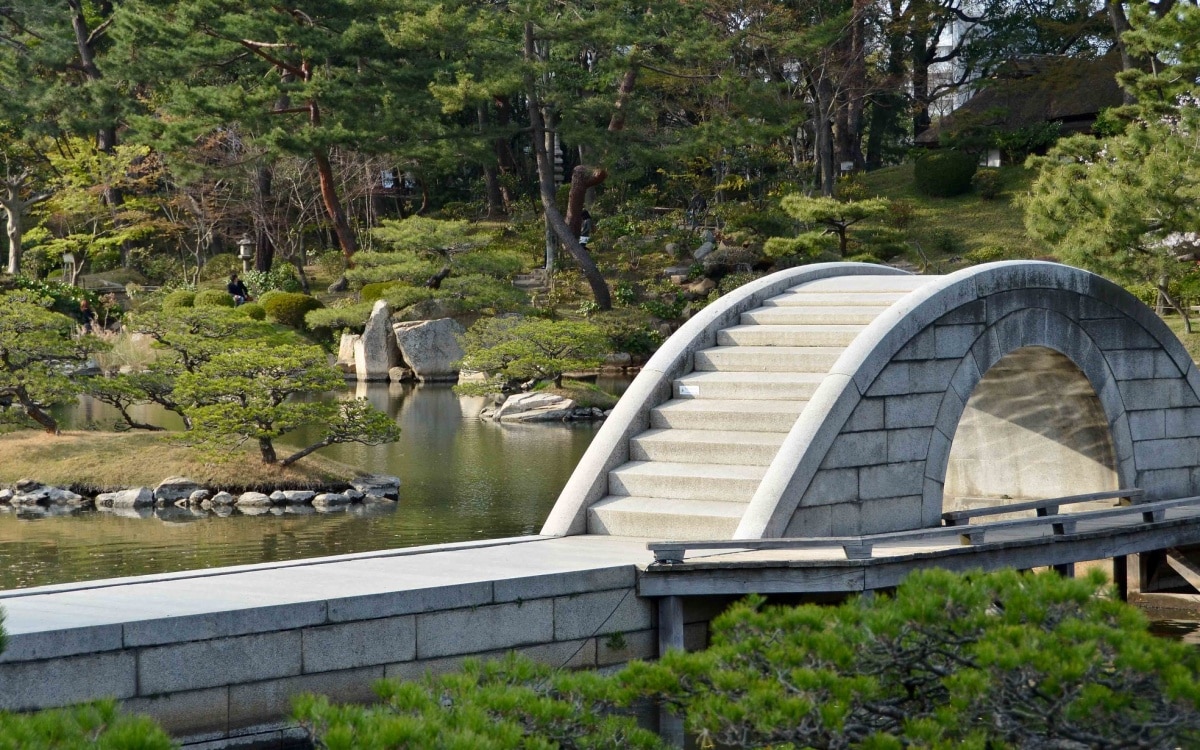 Chill Out in Shukkeien Garden