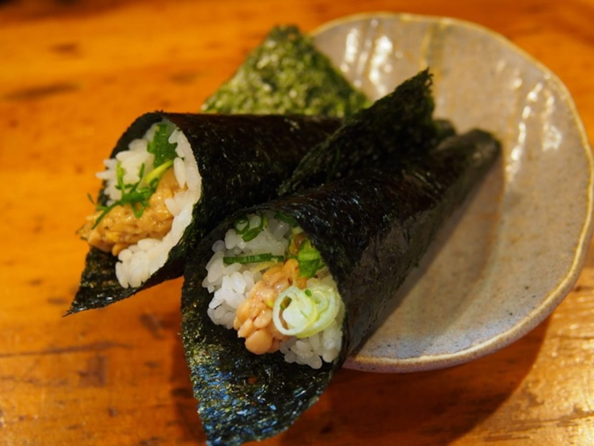 收尾料理首推納豆捲或冷茶泡飯