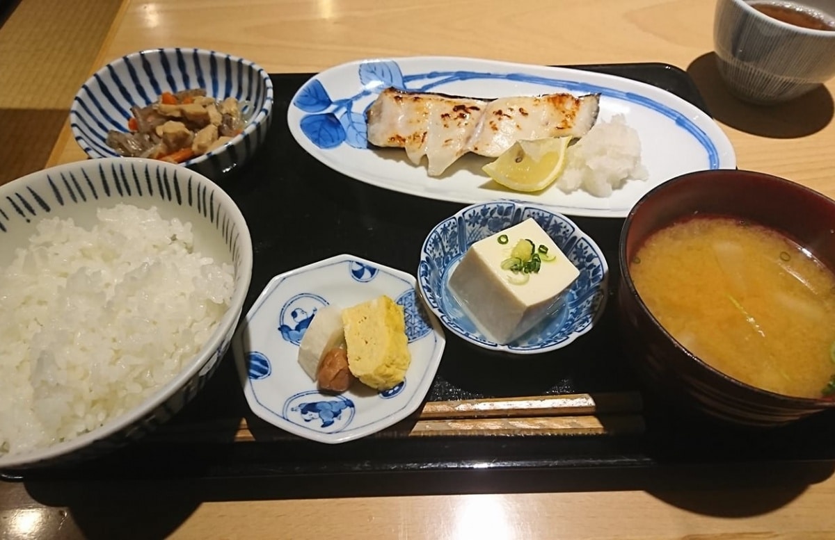 新宿美食 俗又大碗 超高cp值 日幣1 000以內的午餐推薦 All About Japan