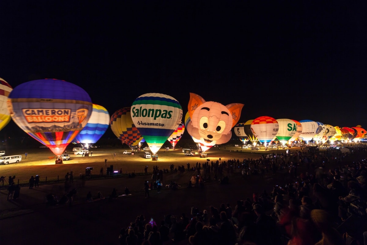 La Montgolfier Nocturne (Night Mooring)