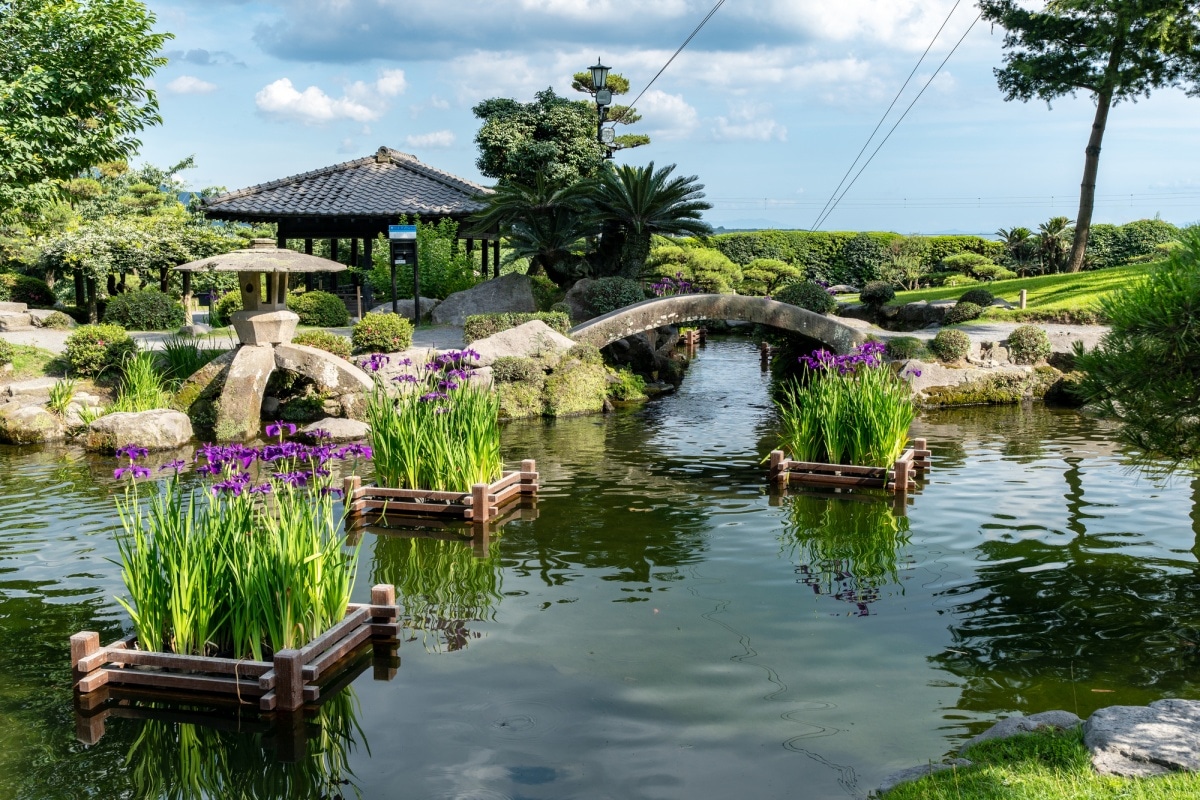 Stroll Around Senganen Garden