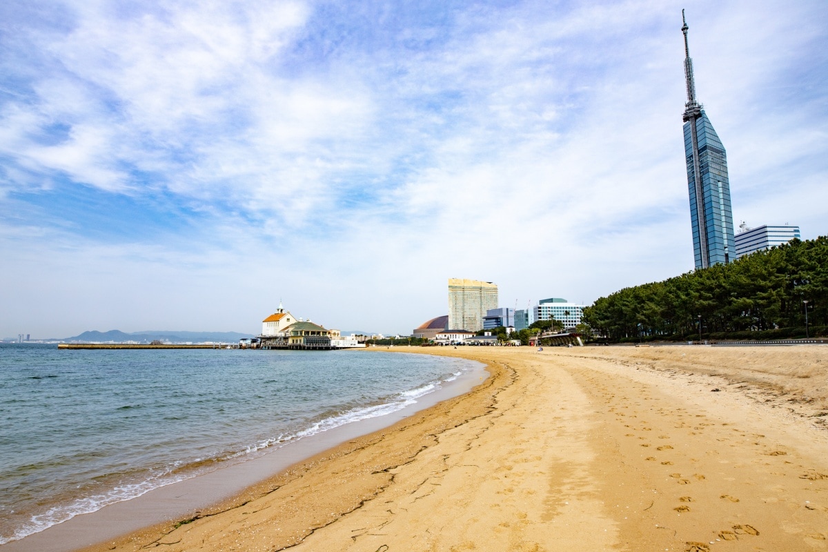 8. ชายหาดโมโมจิฮามะ (Momochihama Beach)