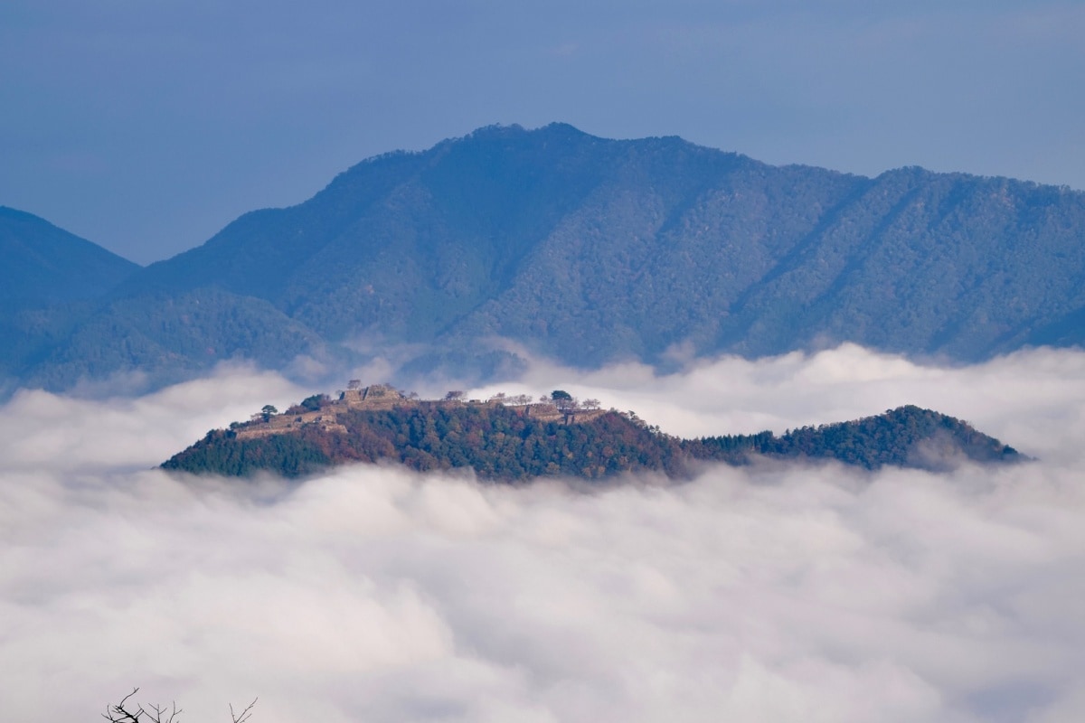 1. ปราสาททาเคดะ (Takeda Castle)