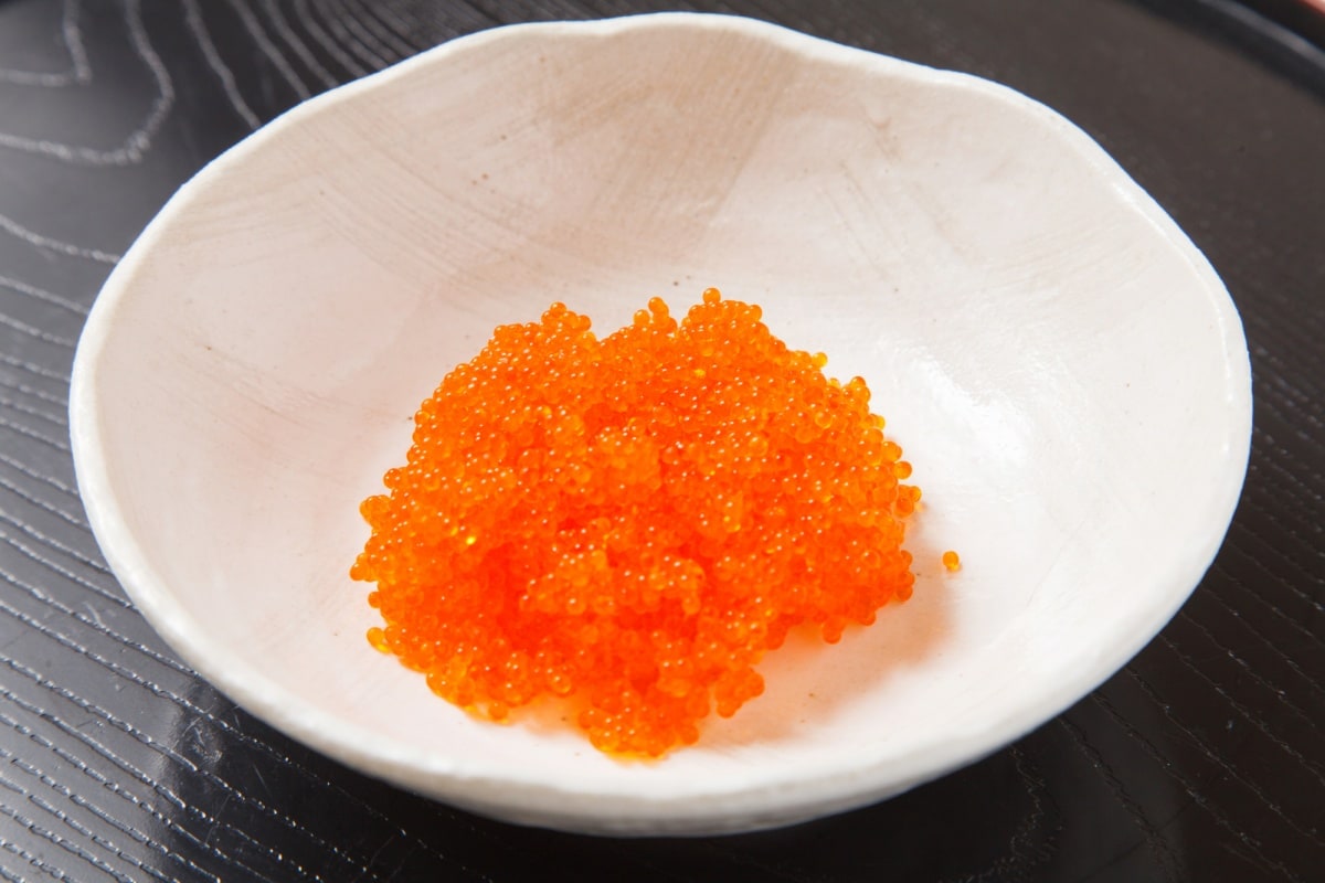 飛び子　（とびこ : Tobiko) = ไข่ปลาบิน