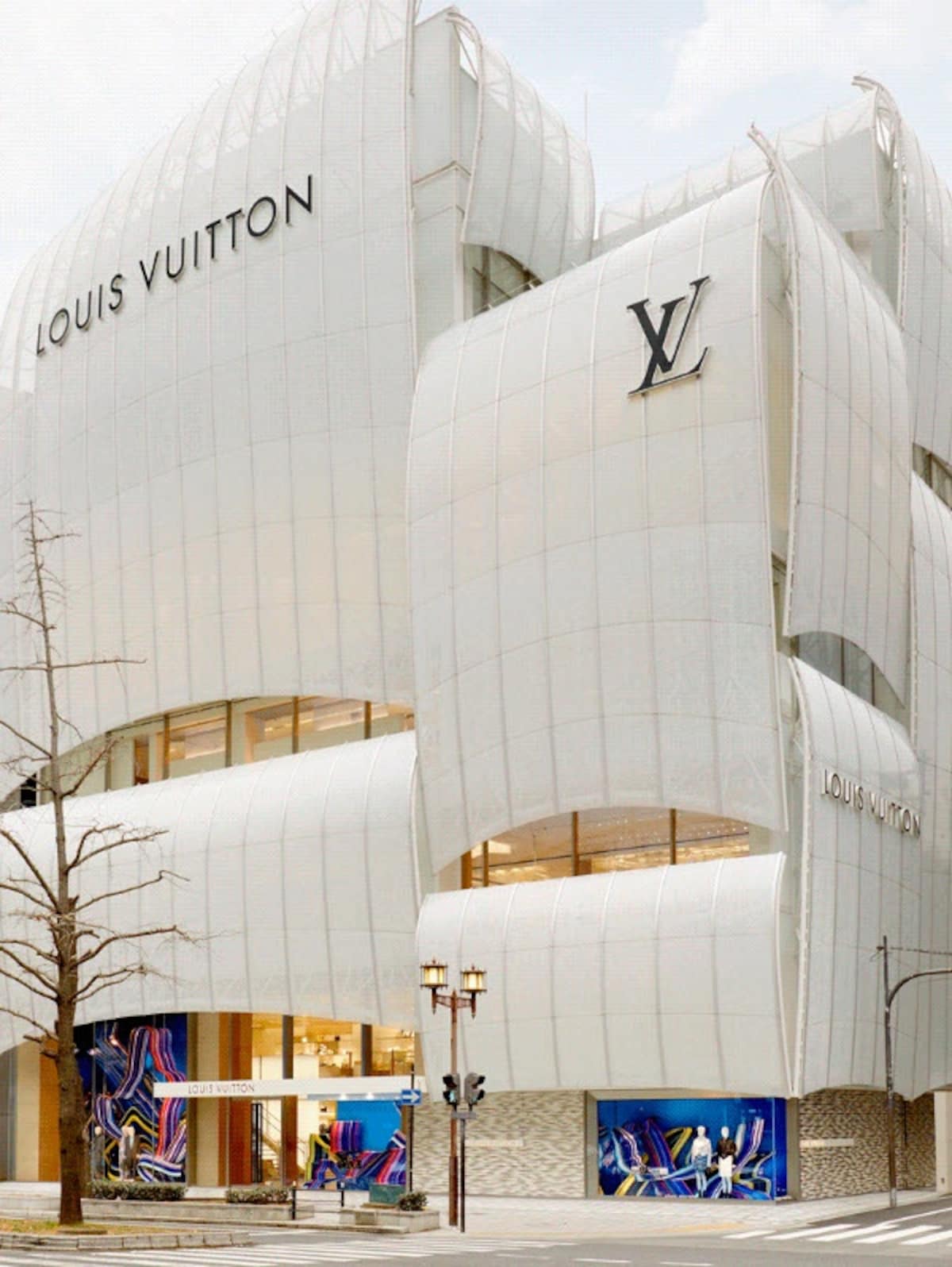 NorthGlass creates “sailing ship” for Louis Vuitton in Japan