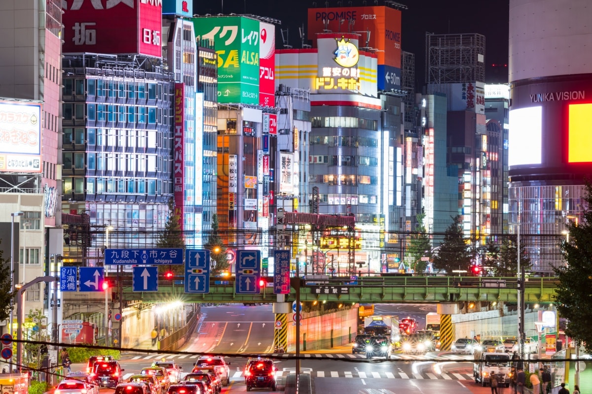 F-12 สถานีฮิงาชิชินจูกุ (Higashi-Shinjuku Station)