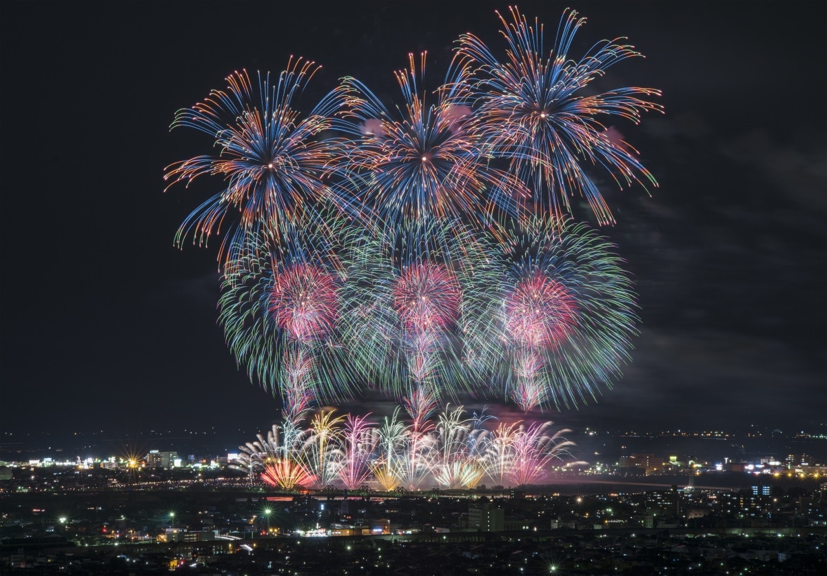 1 เทศกาลดอกไม้ไฟเมืองนางาโอกะ จังหวัดนีงาตะ (Nagaoka Festival Fireworks, Niigata)