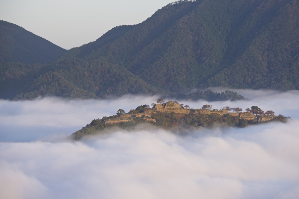 1 ทะเลหมอกซากปราสาททาเคดะ เมืองอาซาโงะ จังหวัดเฮียวโงะ (Takeda Castle Ruins, Asago, Hyogo)