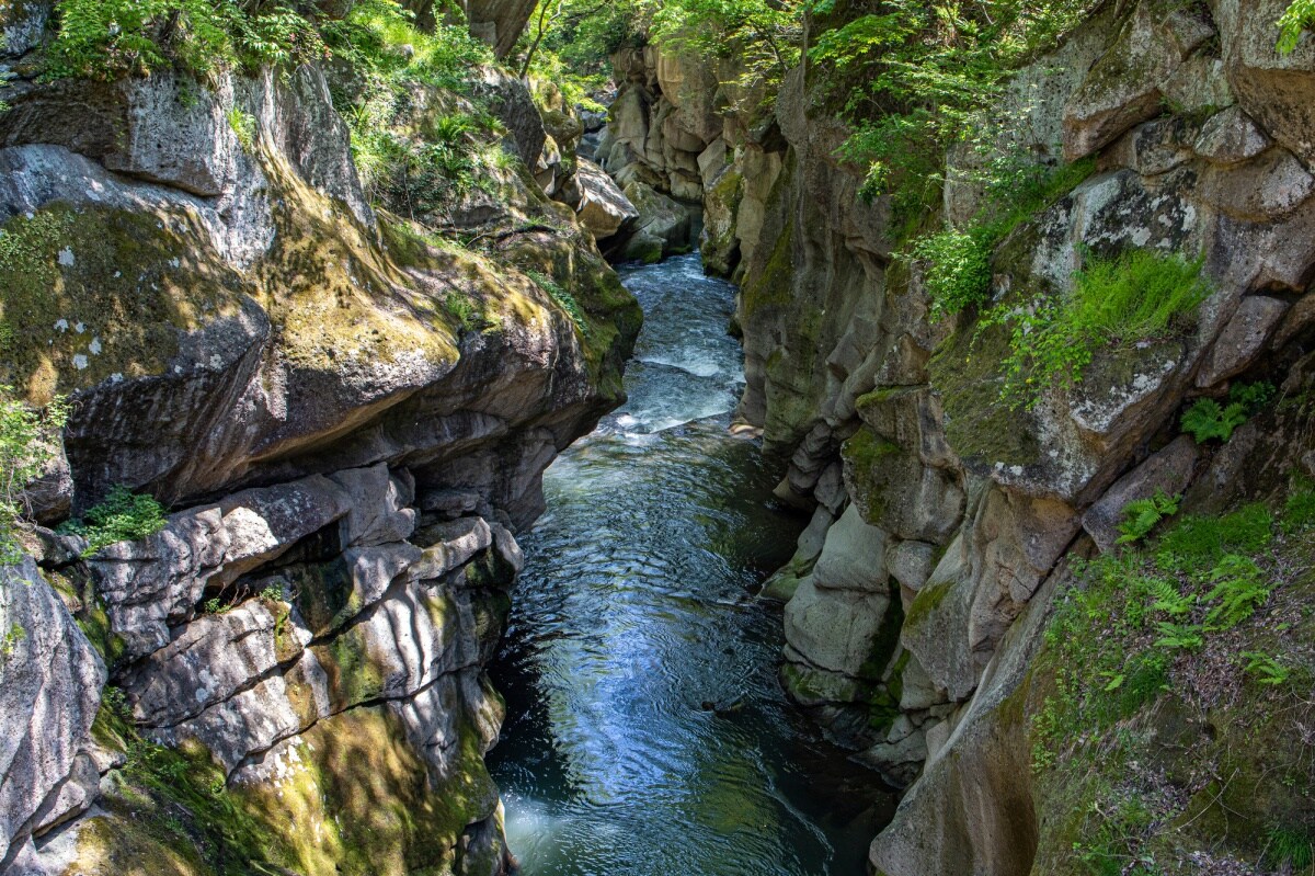 10. หุบเขาไรไรเคียว (Rairaikyo Gorge)