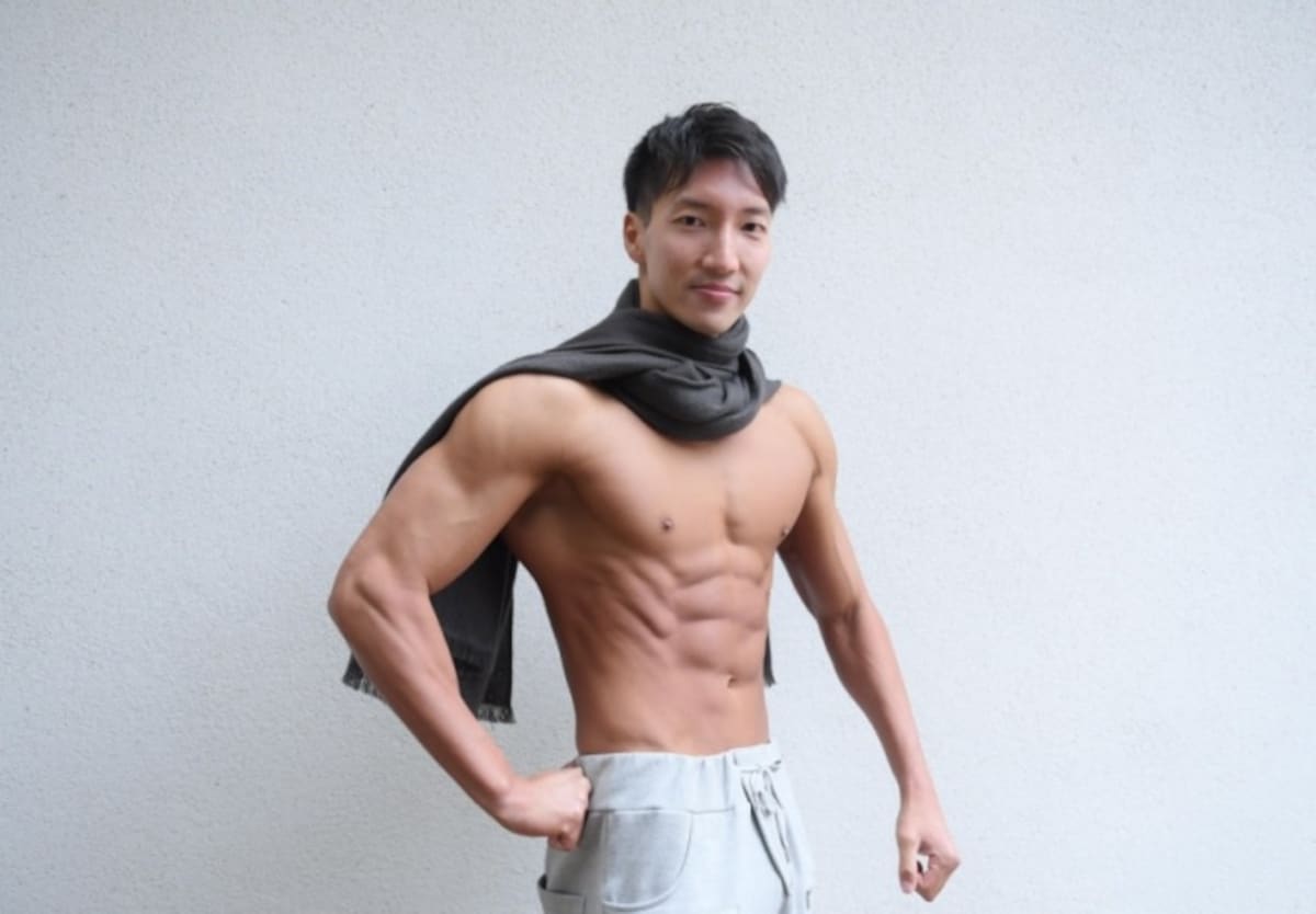 Bodybuilder Muscling His Way Into Stock Photos All About Japan