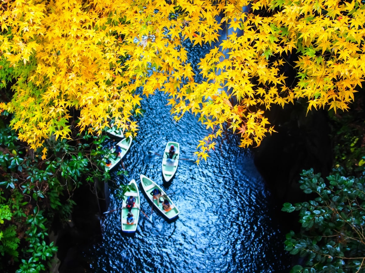 5. หุบเขาทาคาจิโฮะ จังหวัดมิยาซากิ (Takachiho Gorge, Miyazaki)