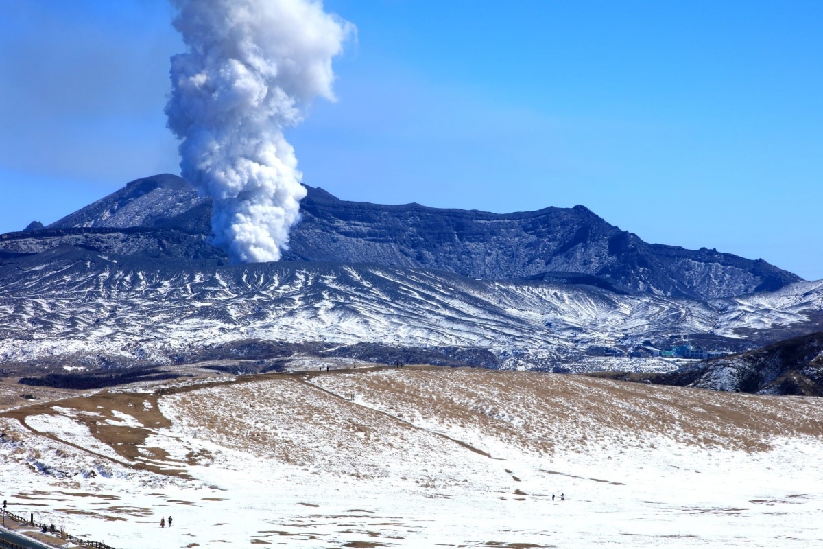 5. ภูเขาไฟอะโสะ (Mount Aso) จ.คุมาโมโตะ