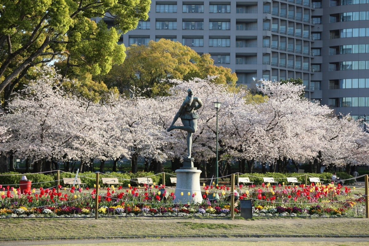 สวนสาธารณะสึรุไม (Tsurumai Park)