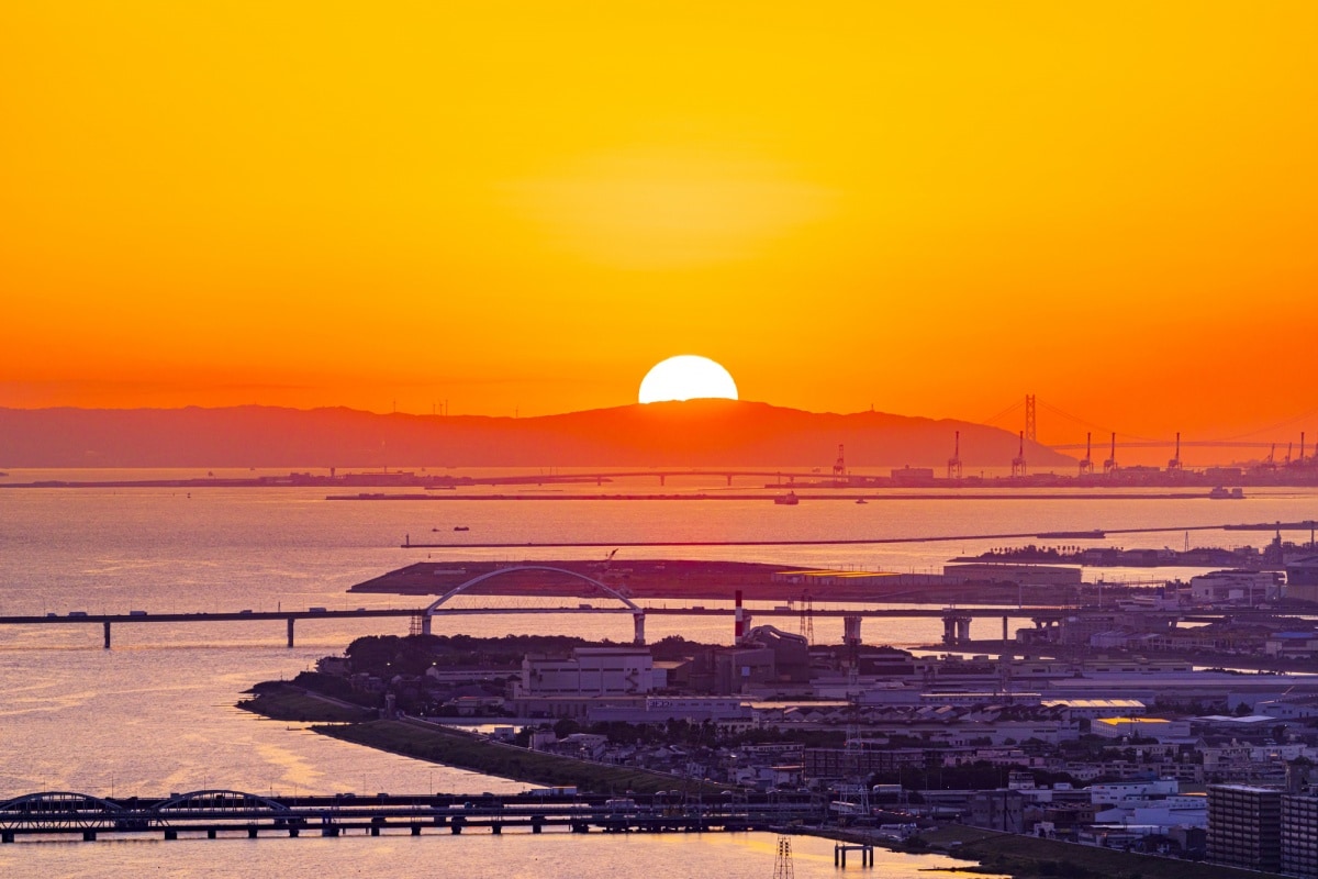 สถานที่เที่ยวแนะนำ : อาคารชมวิวอุเมดะสกาย (Umeda Sky Building)