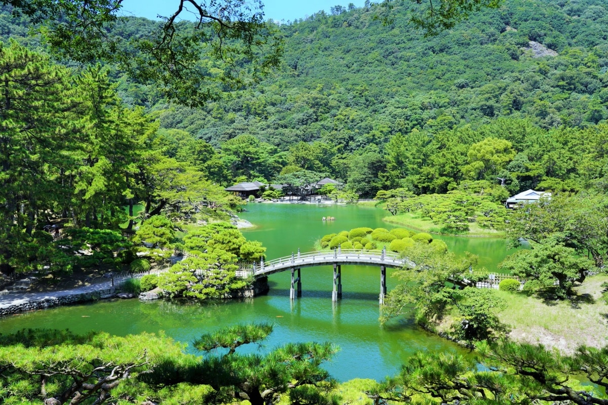 5. สวนริทสึริน จังหวัดคางาวะ (Ritsurin Garden, Kagawa)