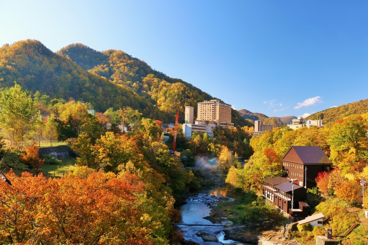 7. โจซังเคออนเซ็น จ.ซัปโปโร (Jozankei Onsen, Sapporo)