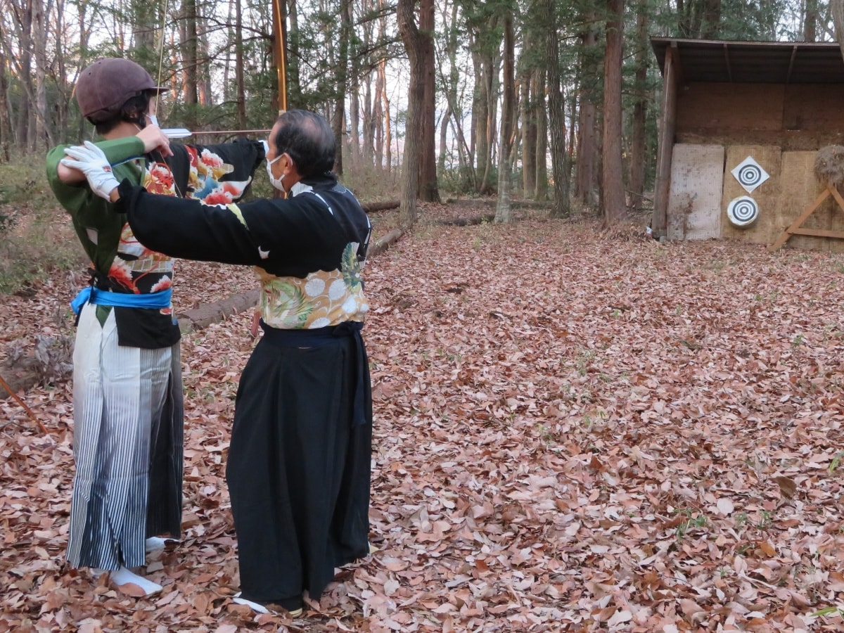 Learning to Handle the Bow