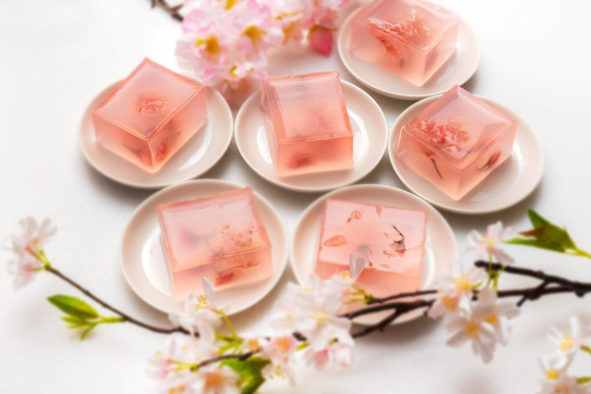 2. วุ้นซากุระ (Sakura Jelly)