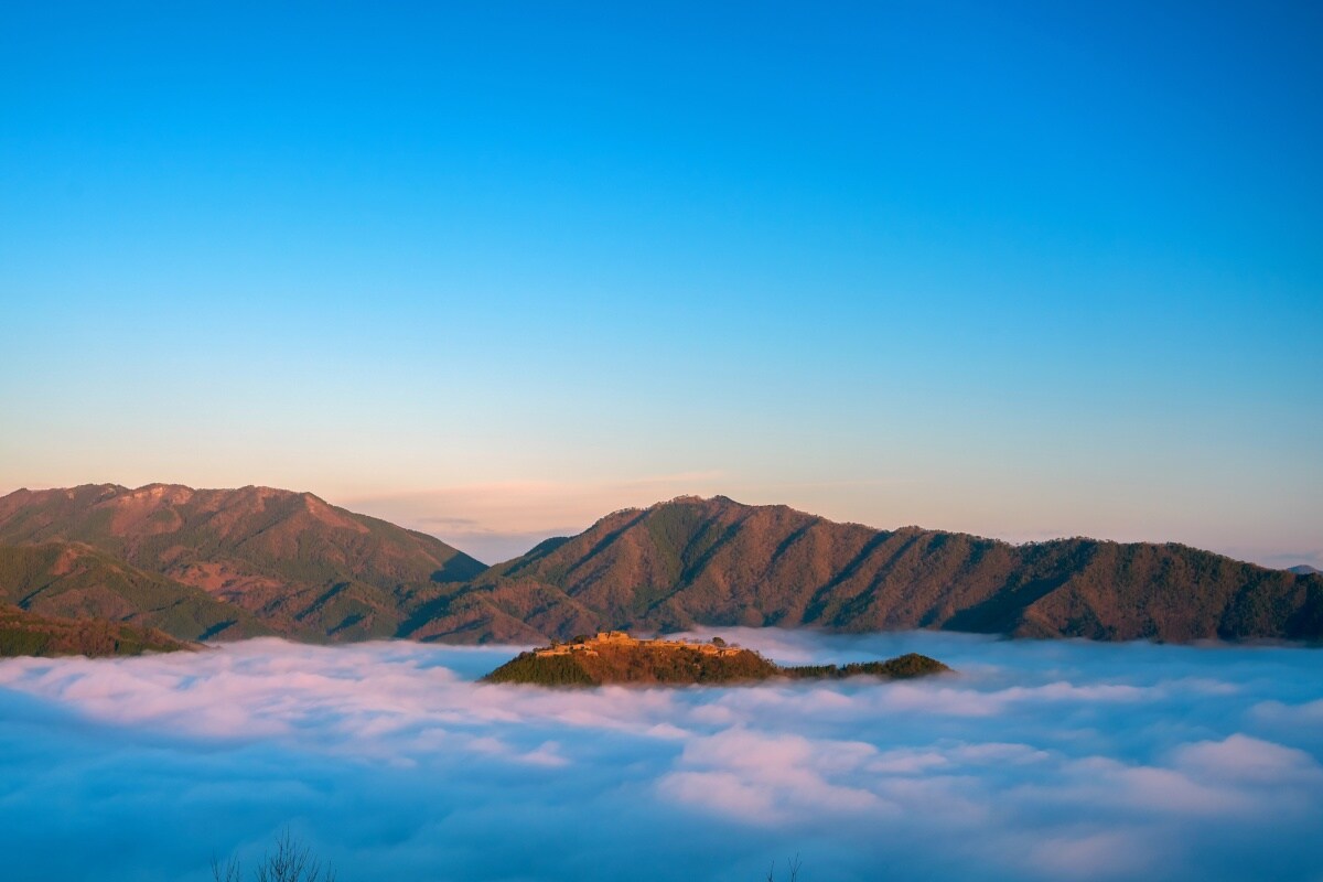 1. ปราสาททาเคดะ จังหวัดเฮียวโงะ (Takeda Castle Ruins, Hyogo)