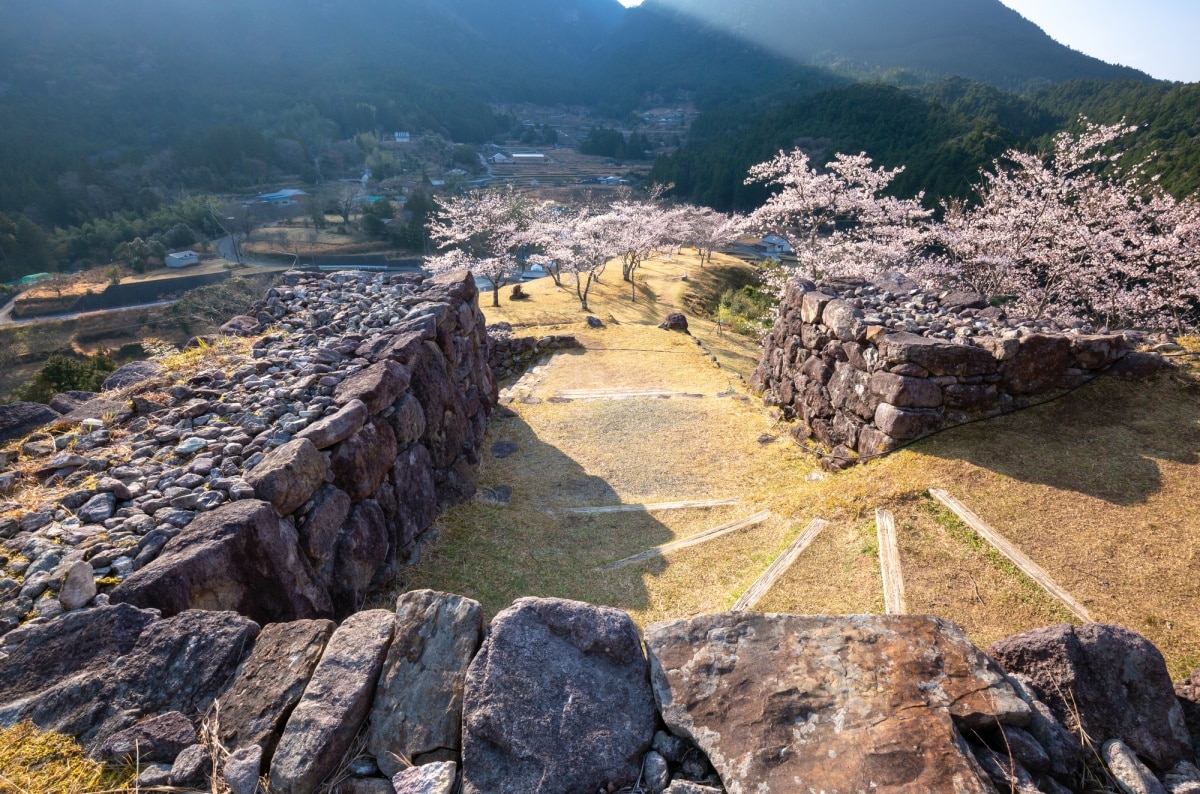 2. ปราสาทอาคางิ จังหวัดมิเอะ (Akagi Castle, Mie)