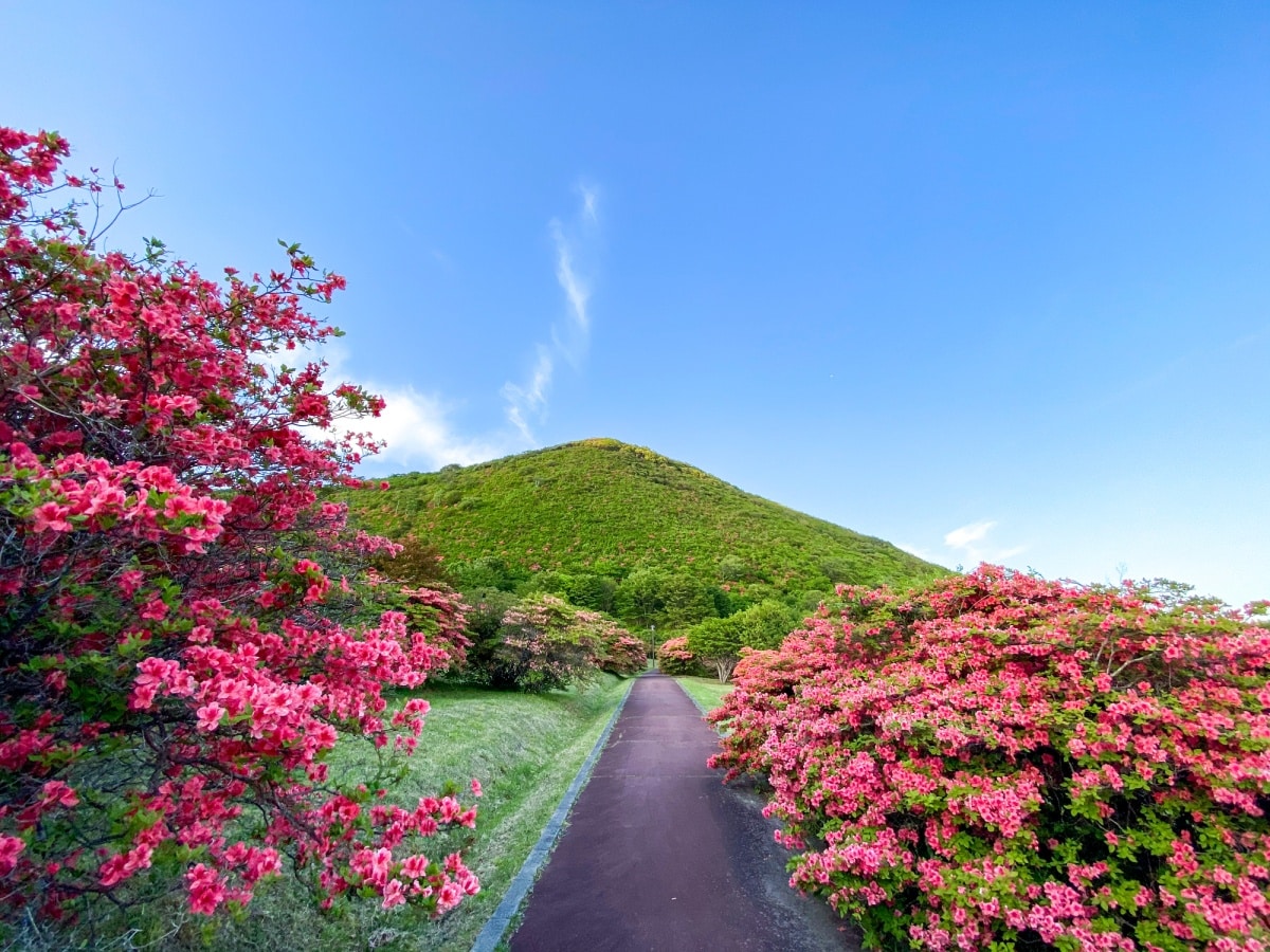 6.  ภูเขาอีซาน (Mt. Esan) จังหวัดฮอกไกโด (Hokkaido)