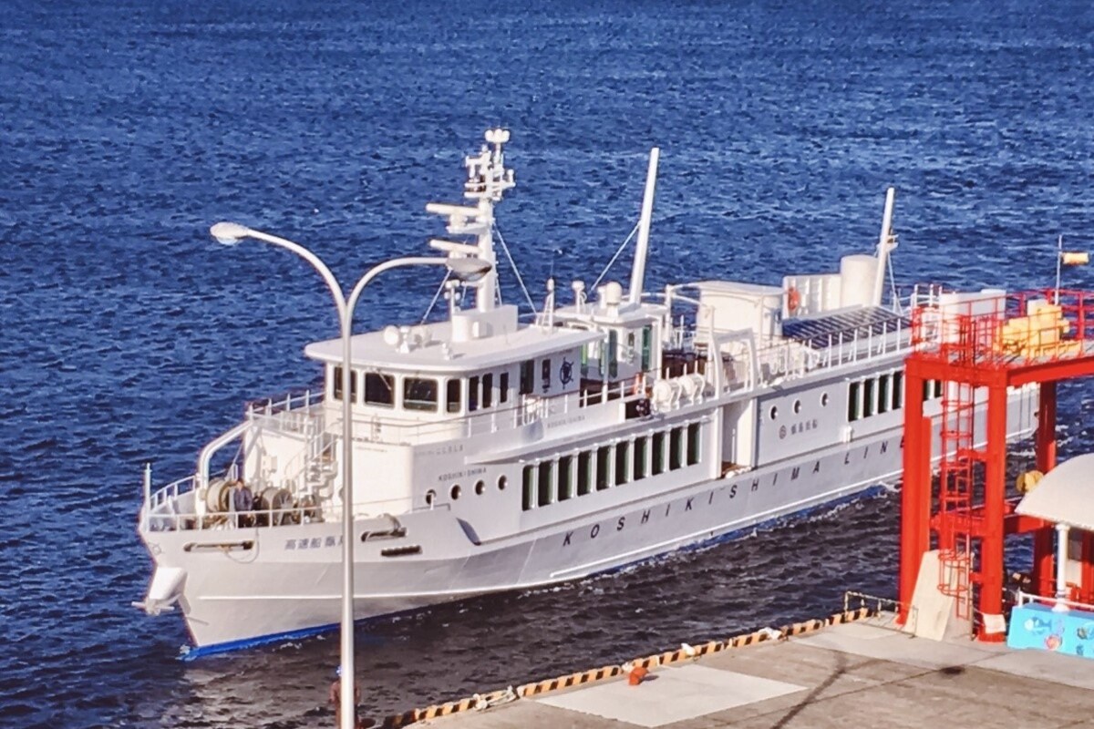 從「川內港」搭上名師設計高速船「甑島號」前往甑島去！