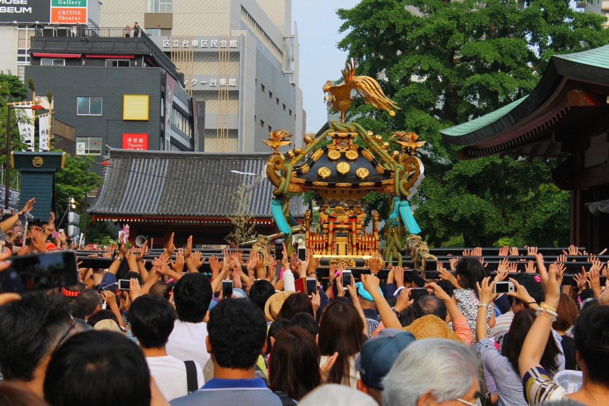 3. เทศกาลซันจะมัตสึริ (Sanja Matsuri)：มหานครโตเกียว (Tokyo)