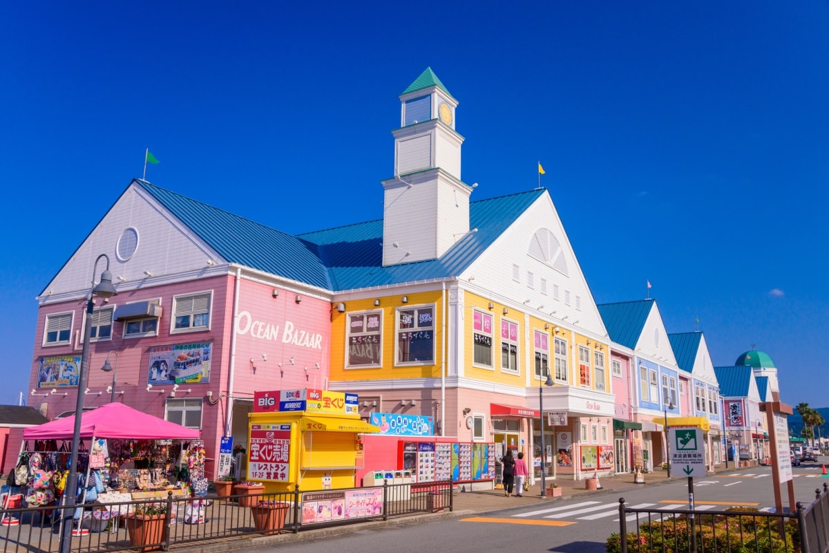 1. สถานีริมทางอิโตะมารีนทาวน์ (Roadside Station Ito Marine Town) จังหวัดชิซุโอกะ (Shizuoka)