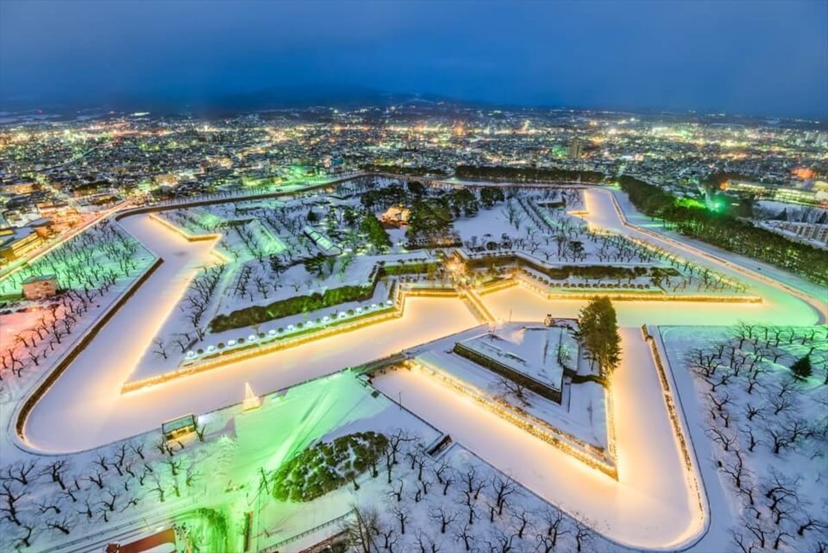 3. งานประดับไฟป้อมปราการรูปดาวโกเรียวคาคุ จังหวัดฮอกไกโด (The Star Illumination of Goryokaku, Hokkaido)