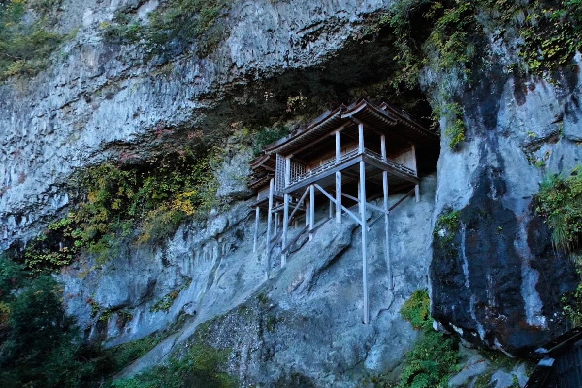 三德山三佛寺投入堂