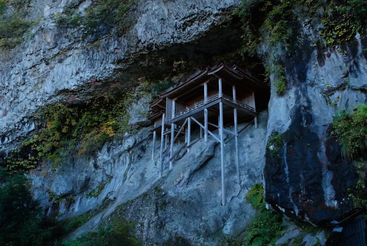 三德山三佛寺投入堂