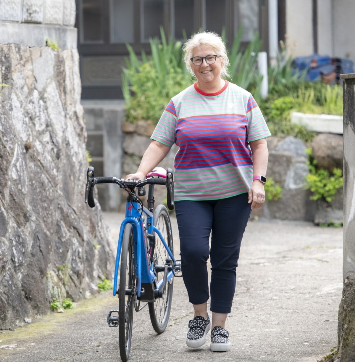 An Aussie Cyclist Makes Herself At Home