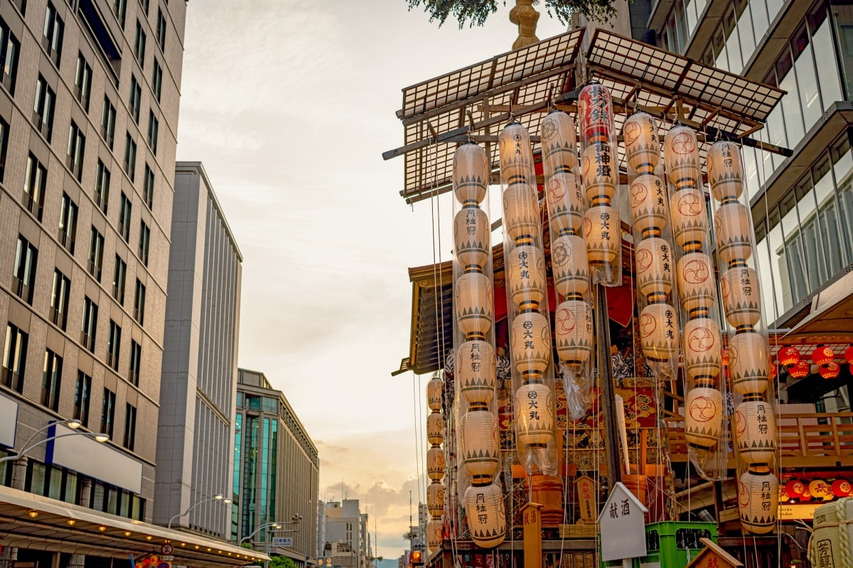 2. ร่วมเทศกาลกิออน 1 ใน 3 เทศกาลฤดูร้อนสุดยิ่งใหญ่แห่งเกียวโต (Gion Festival, Kyoto)