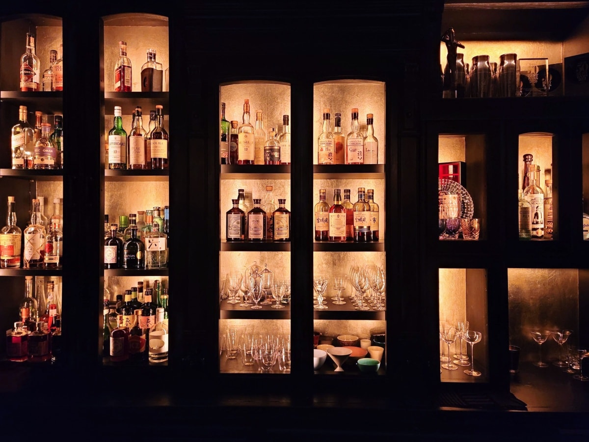 Urban Mixologist - Bar Knowledge: Glassware.