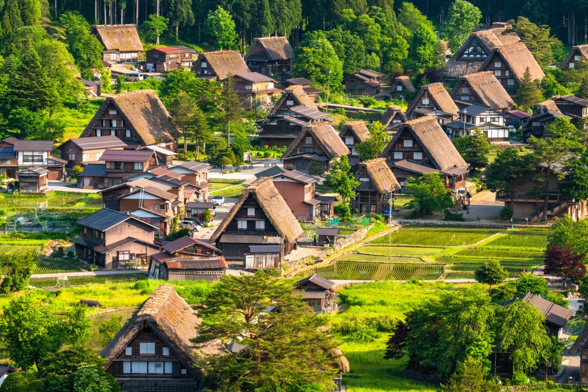 7. ชิราคาวะโกะ จังหวัดกิฟุ (Shirakawago, Gifu)