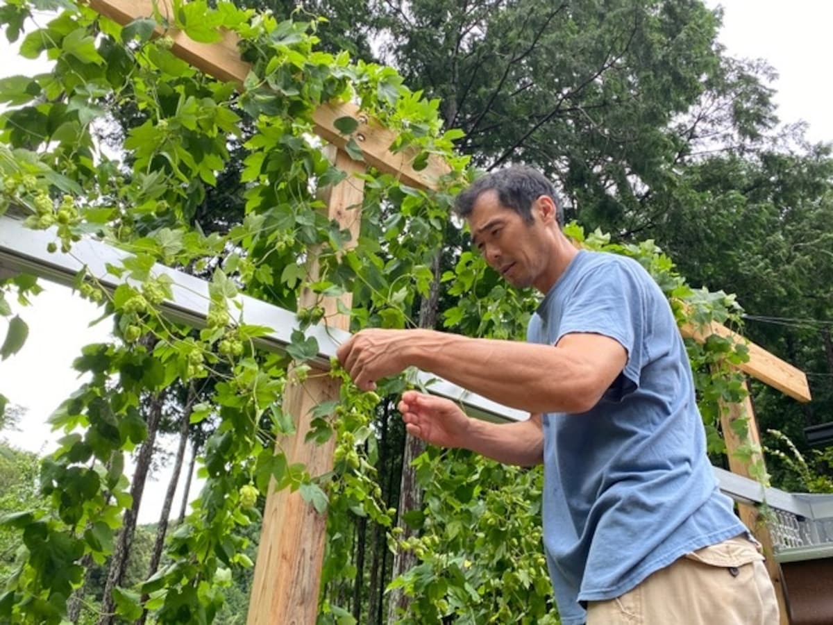 “We produce delicious beers that showcase ingredients from our town—such as pure mountain spring water, unique fruits and vegetables, tea, and hops.”