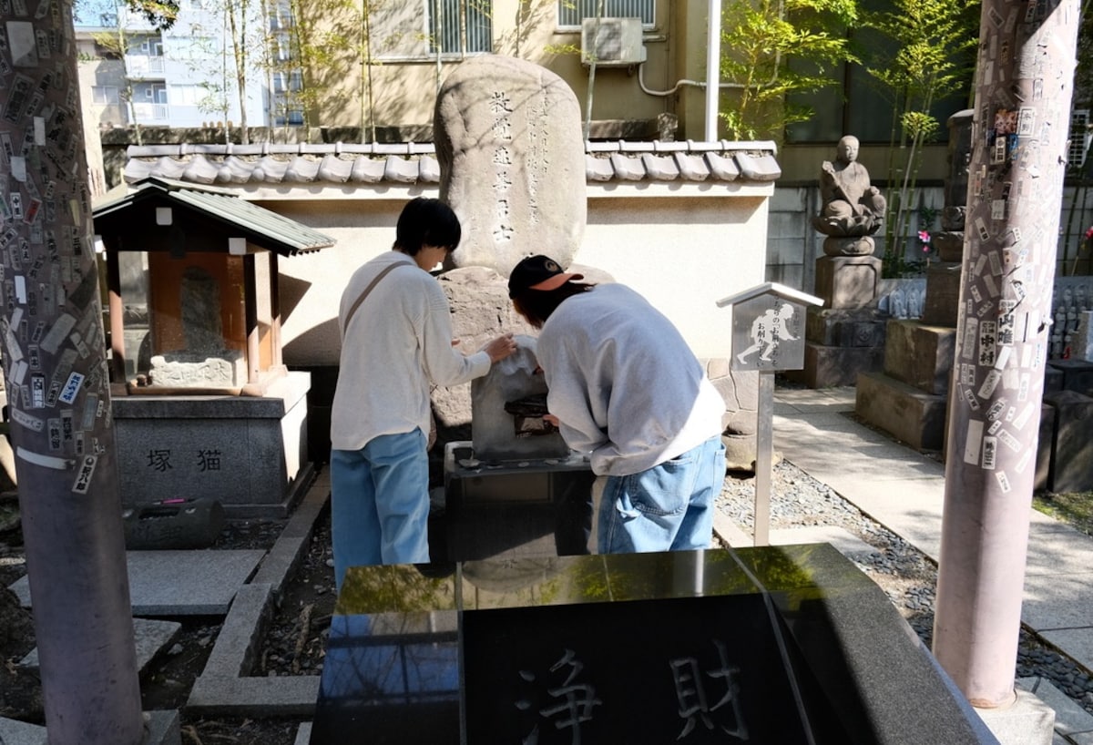 A Buddhist Temple and Japan's "Robin Hood"