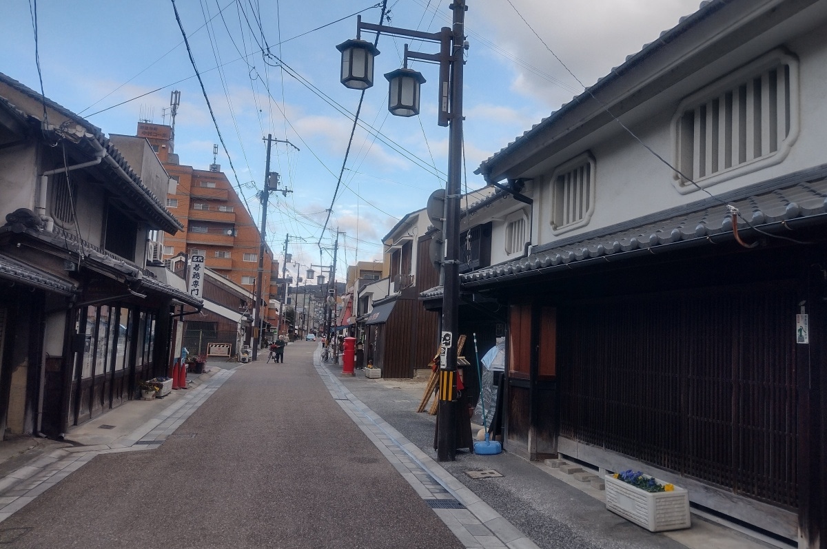 Nozato: Townhouses, Sweets, and the World's Shortest Bridge