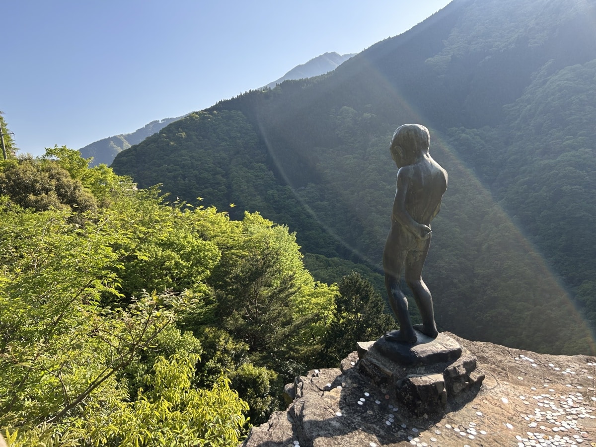 小便小僧雕像