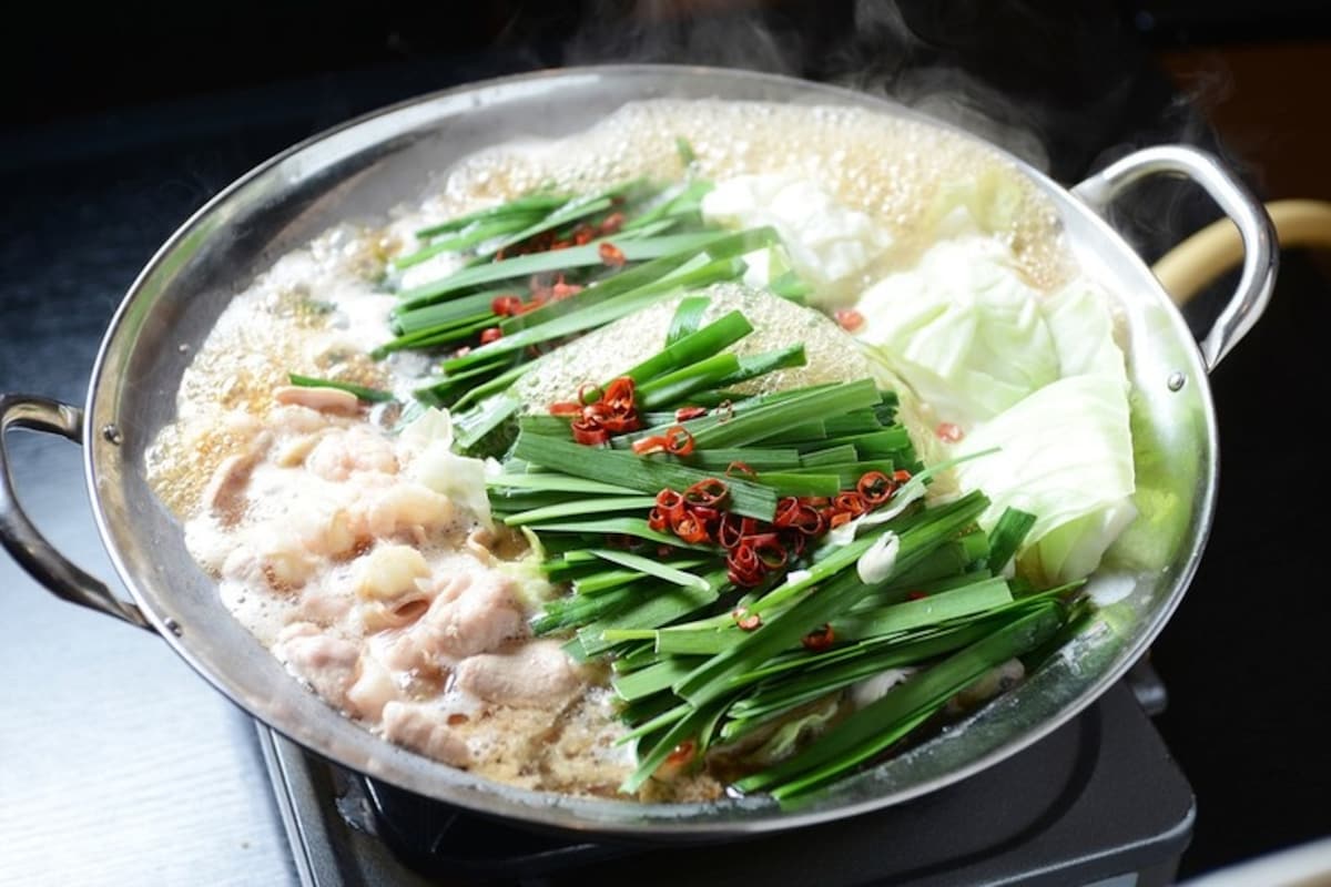 醬油風味的九州食材饗宴｜もつ鍋やましょう 博多本店