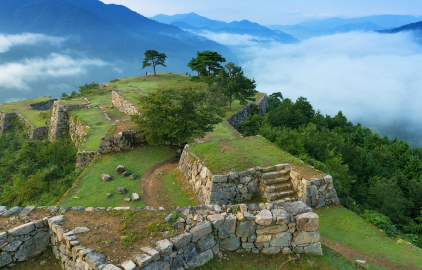 Japan's 5 Greatest Castle Ruins