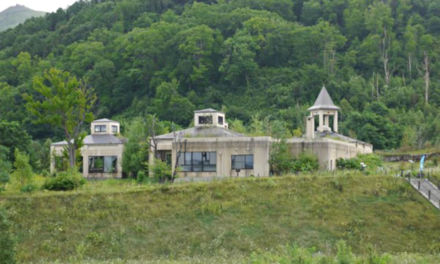 Luxury Resort or Ghost Town?