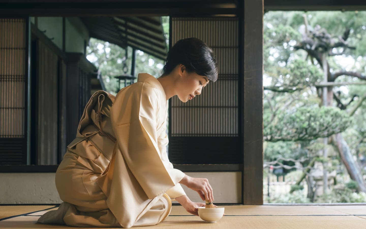 How to Enjoy Tea Ceremony Like a Local